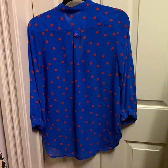 Navy blue/red polka dot button up top. M. EUC. - Picture 5 of 6